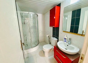 شقة بغرفتي نوم بمساحة 350 م من شواطئ كونيالتي