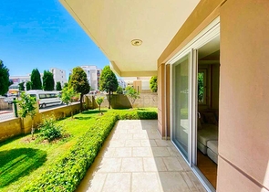 شقة بغرفتي نوم بمساحة 350 م من شواطئ كونيالتي