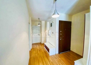 شقة بغرفتي نوم بمساحة 350 م من شواطئ كونيالتي