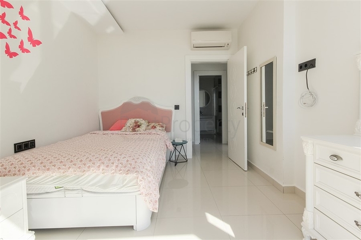 اطلالة بحر ساحرة - شقة 2 غرفة صالة - مجمع فاخر - في كارجي جاك / الانيا 