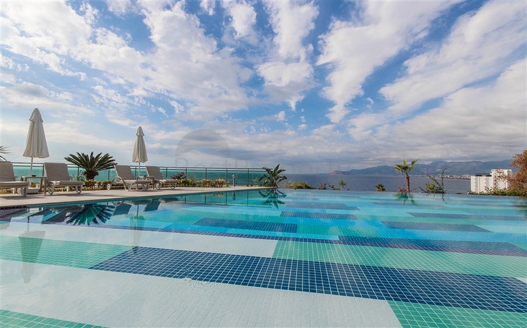 اطلالة بحر ساحرة - شقة 2 غرفة صالة - مجمع فاخر - في كارجي جاك / الانيا 