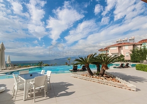 اطلالة بحر ساحرة - شقة 2 غرفة صالة - مجمع فاخر - في كارجي جاك / الانيا 