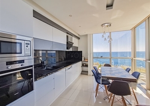 اطلالة بحر ساحرة - شقة 2 غرفة صالة - مجمع فاخر - في كارجي جاك / الانيا 