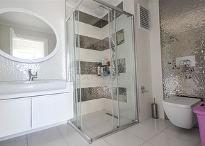 اطلالة بحر ساحرة - شقة 2 غرفة صالة - مجمع فاخر - في كارجي جاك / الانيا 