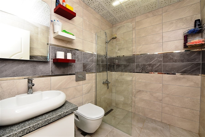 قريبة من البحر والخدمات -دوبلكس عائلية 3 غرف وصالة -مهموتلار / الانيا 