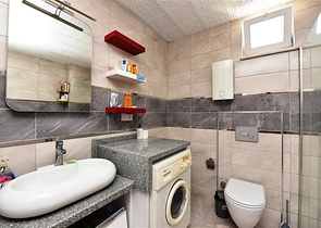 قريبة من البحر والخدمات -دوبلكس عائلية 3 غرف وصالة -مهموتلار / الانيا 