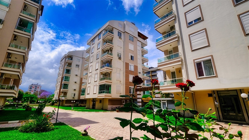 شقة 4 غرف نوم في اونجالي كونيالتي