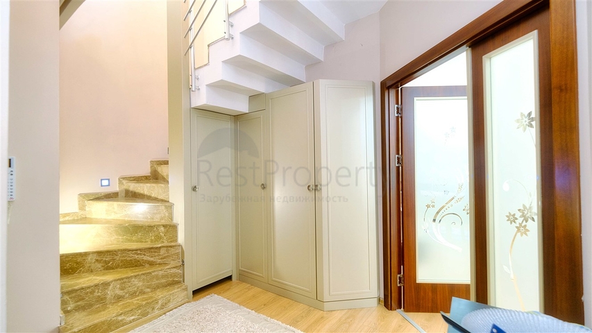 شقة 4 غرف نوم في اونجالي كونيالتي