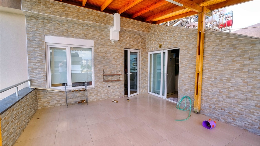 شقة 4 غرف نوم في اونجالي كونيالتي