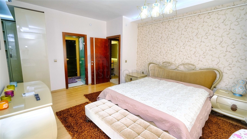 شقة 4 غرف نوم في اونجالي كونيالتي