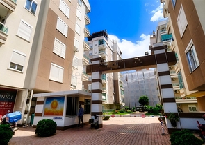 شقة 4 غرف نوم في اونجالي كونيالتي