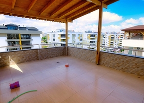 شقة 4 غرف نوم في اونجالي كونيالتي