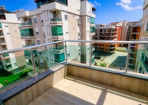 شقة 4 غرف نوم في اونجالي كونيالتي