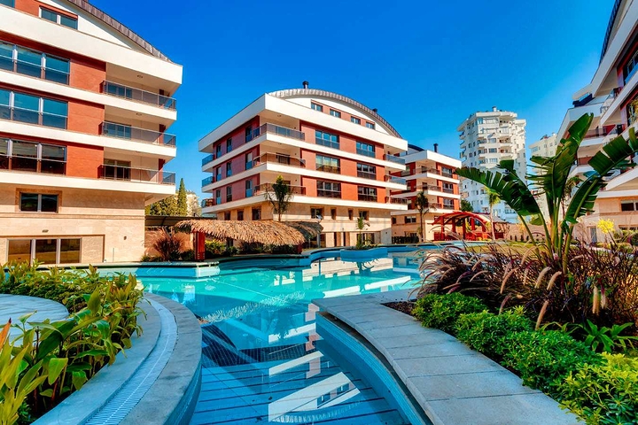 بنتهاوس 4 + 1 في مشروع راقٍ في أنجالي كونيالتي