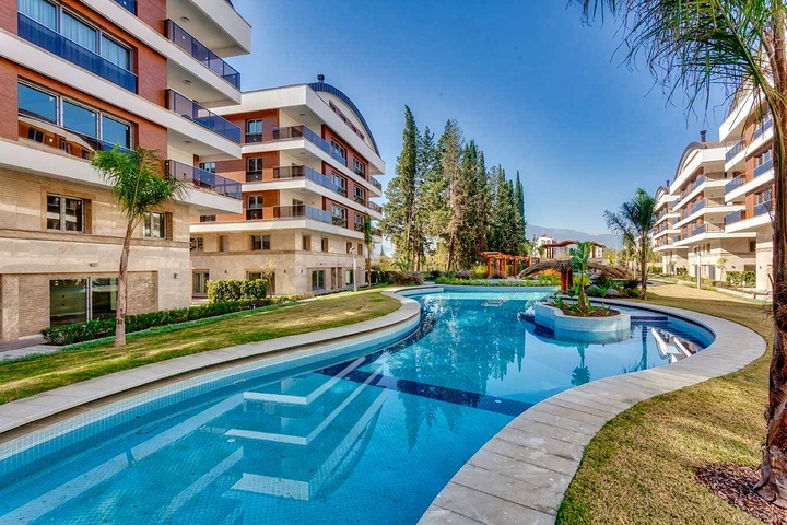 بنتهاوس 4 + 1 في مشروع راقٍ في أنجالي كونيالتي