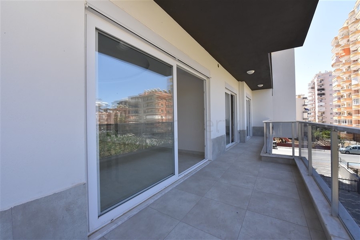 مجمع حديث -شقة 2 غرفة وصالة - مطبخ منفصل -في مهموتلار / الانيا 