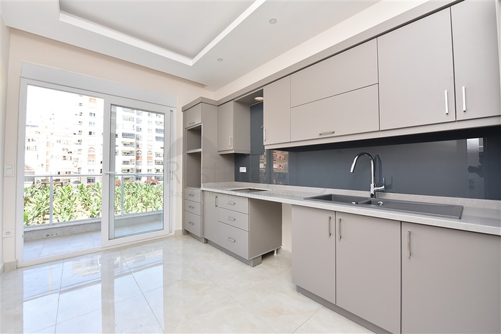 مجمع حديث -شقة 2 غرفة وصالة - مطبخ منفصل -في مهموتلار / الانيا 