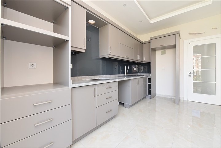 مجمع حديث -شقة 2 غرفة وصالة - مطبخ منفصل -في مهموتلار / الانيا 