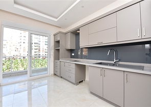 مجمع حديث -شقة 2 غرفة وصالة - مطبخ منفصل -في مهموتلار / الانيا 