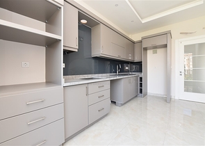 مجمع حديث -شقة 2 غرفة وصالة - مطبخ منفصل -في مهموتلار / الانيا 