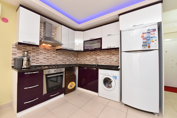 قريبة من البحر والخدمات -شقة غرفة وصالة -مفروشة -في مهموتلار / الانيا 