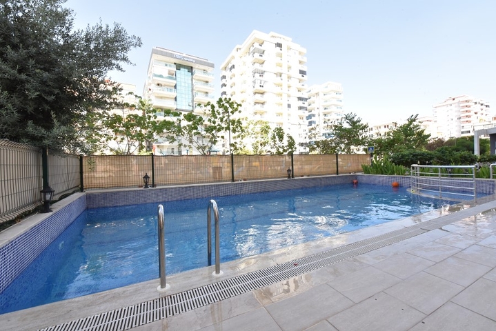 قريبة من البحر والخدمات -شقة غرفة وصالة -مفروشة -في مهموتلار / الانيا 