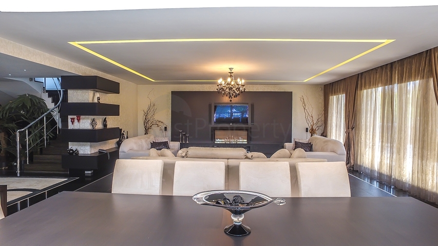 فيلا فاخرة من 5 غرف نوم في وسط فتحية