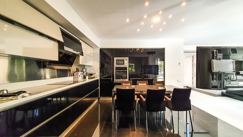 فيلا فاخرة من 5 غرف نوم في وسط فتحية