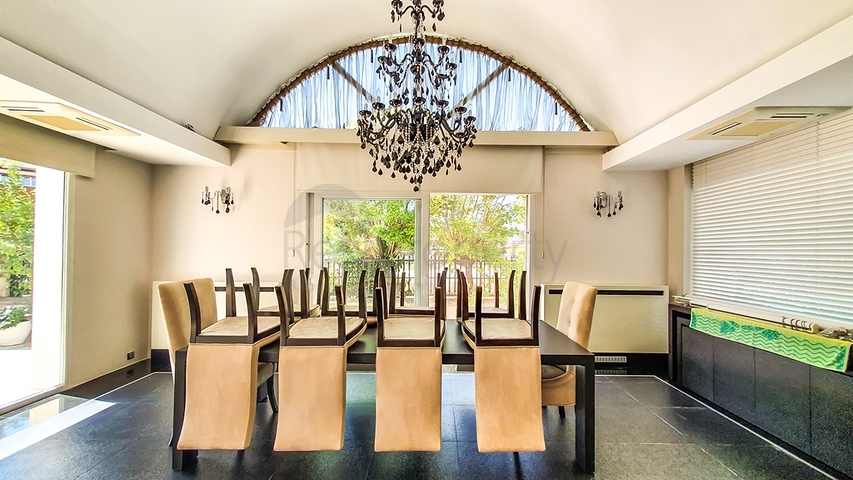 فيلا فاخرة من 5 غرف نوم في وسط فتحية