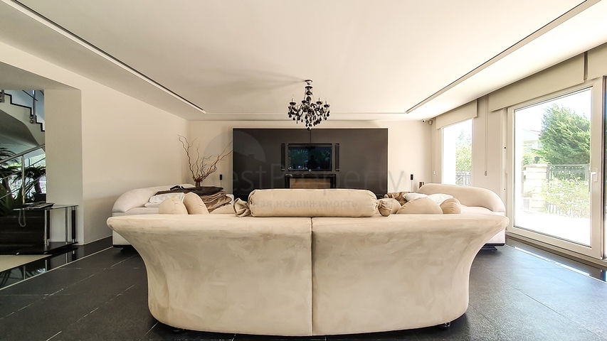 فيلا فاخرة من 5 غرف نوم في وسط فتحية