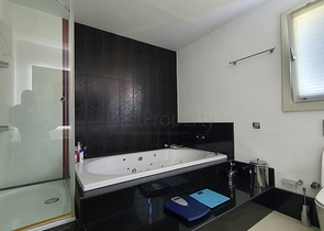 فيلا فاخرة من 5 غرف نوم في وسط فتحية