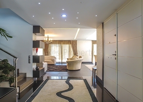 فيلا فاخرة من 5 غرف نوم في وسط فتحية