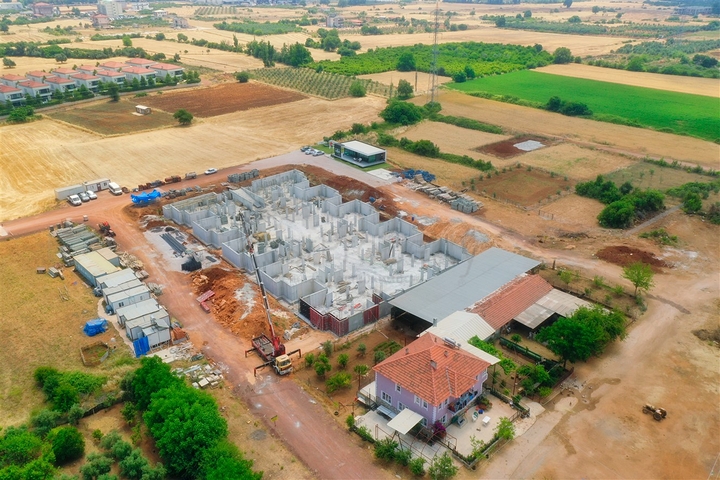 مشروع استثماري من فلل 5 + 1 في منطقة دوشميالتي في أنطاليا