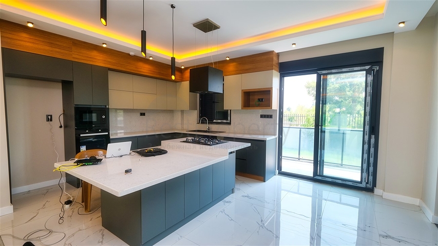 فيلا منفصلة 5 + 1 في يشيلباهير دوشيميتي