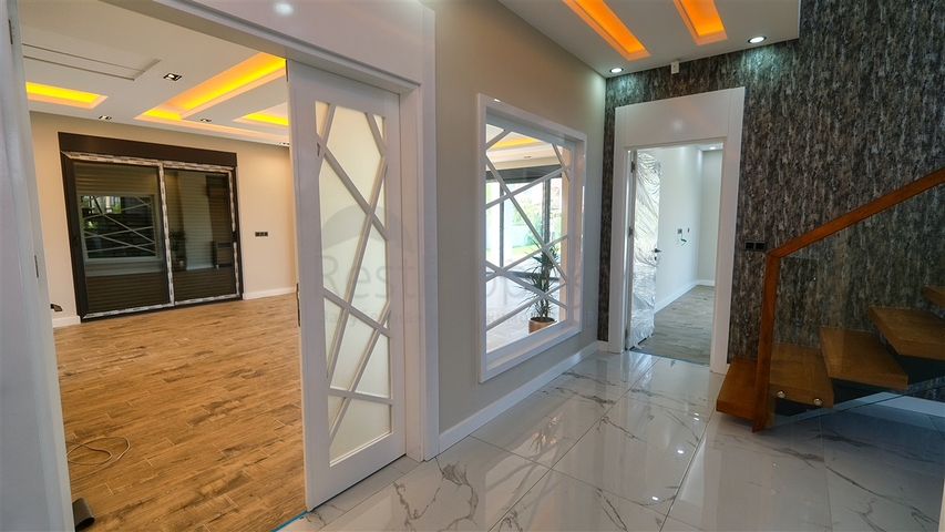 فيلا منفصلة 5 + 1 في يشيلباهير دوشيميتي