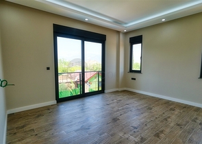 فيلا منفصلة 5 + 1 في يشيلباهير دوشيميتي