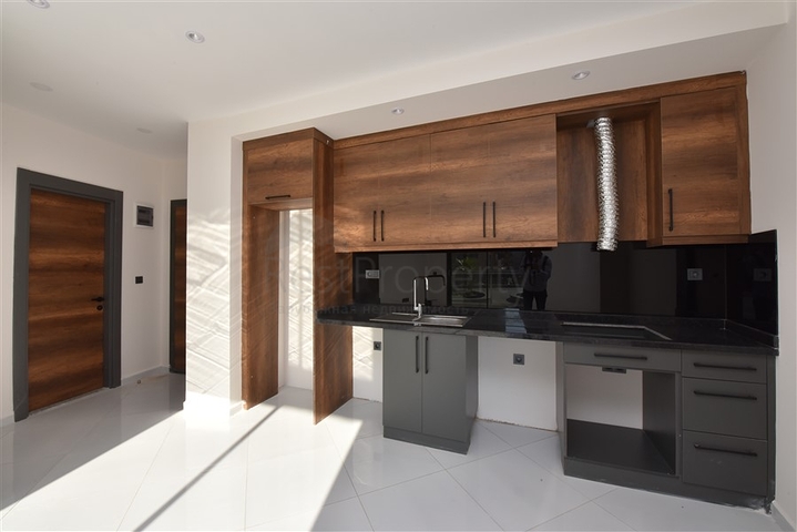 مجمع فاخر - خدمات 5 نجوم -شقة غرفة وصالة - في مهموتلار / الانيا 