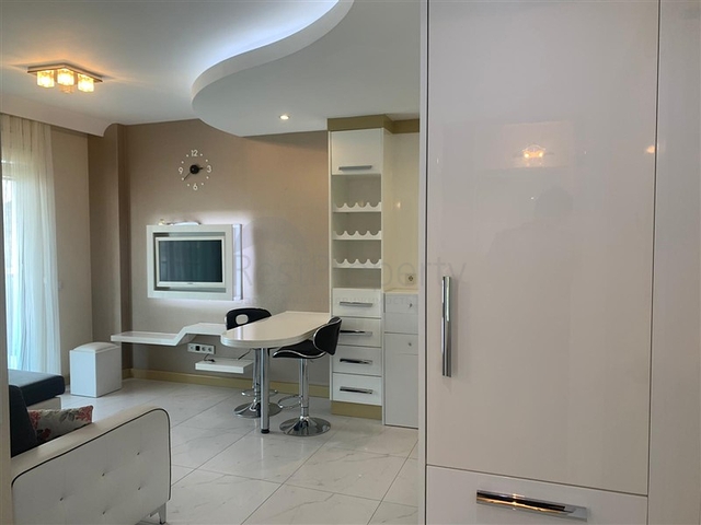 قريبة من شاطئ كليوباترا - شقة غرفة وصالة -مفروشة -في مركز الانيا 