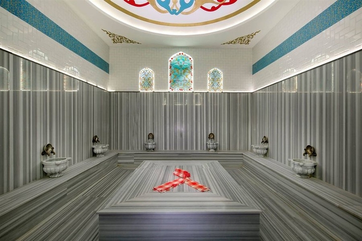 قريبة من شاطئ كليوباترا - شقة غرفة وصالة -مفروشة -في مركز الانيا 