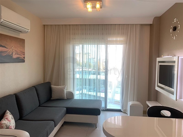 قريبة من شاطئ كليوباترا - شقة غرفة وصالة -مفروشة -في مركز الانيا 