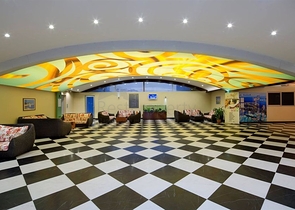 قريبة من شاطئ كليوباترا - شقة غرفة وصالة -مفروشة -في مركز الانيا 