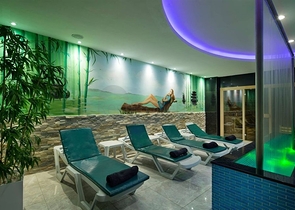 قريبة من شاطئ كليوباترا - شقة غرفة وصالة -مفروشة -في مركز الانيا 