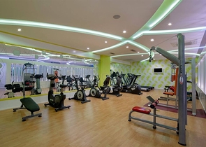 قريبة من شاطئ كليوباترا - شقة غرفة وصالة -مفروشة -في مركز الانيا 