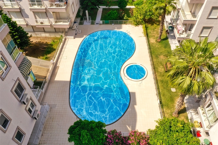 شقة 2 + 1 على مسافة قريبة من البحر في أنطاليا