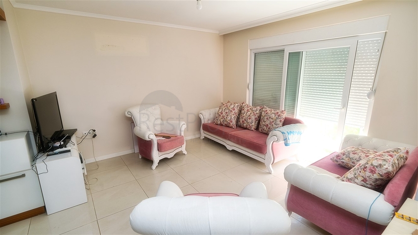 شقة 2 + 1 على مسافة قريبة من البحر في أنطاليا