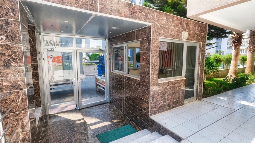 شقة 2 + 1 على مسافة قريبة من البحر في أنطاليا