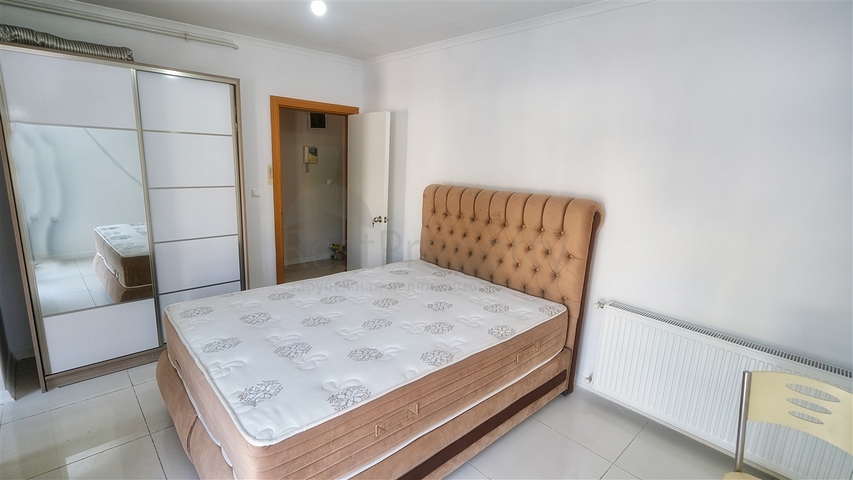 شقة 2 + 1 على مسافة قريبة من البحر في أنطاليا