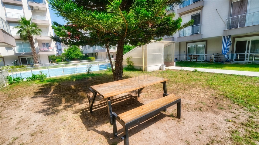 شقة 2 + 1 على مسافة قريبة من البحر في أنطاليا