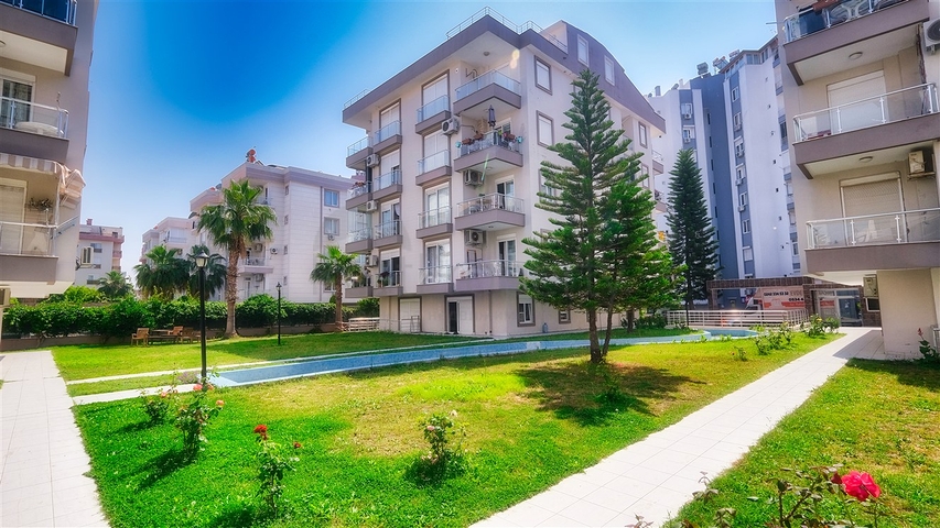 شقة 2 + 1 على مسافة قريبة من البحر في أنطاليا