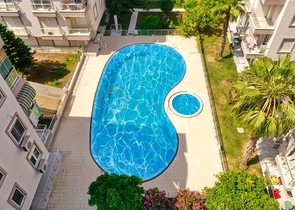 شقة 2 + 1 على مسافة قريبة من البحر في أنطاليا